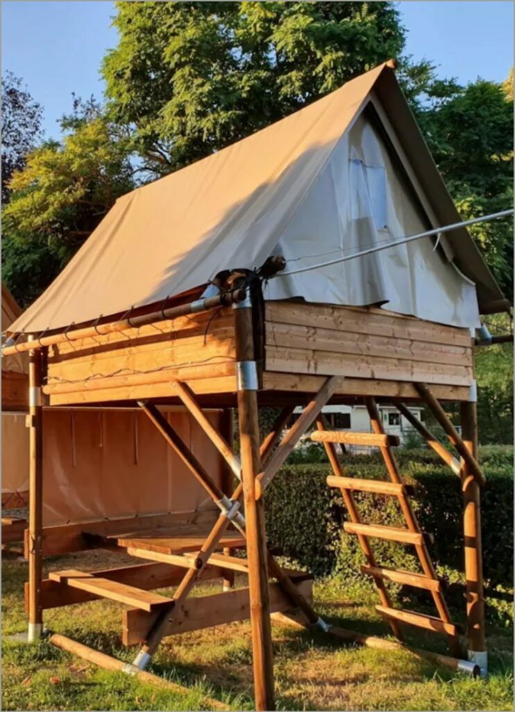 Tente en bois